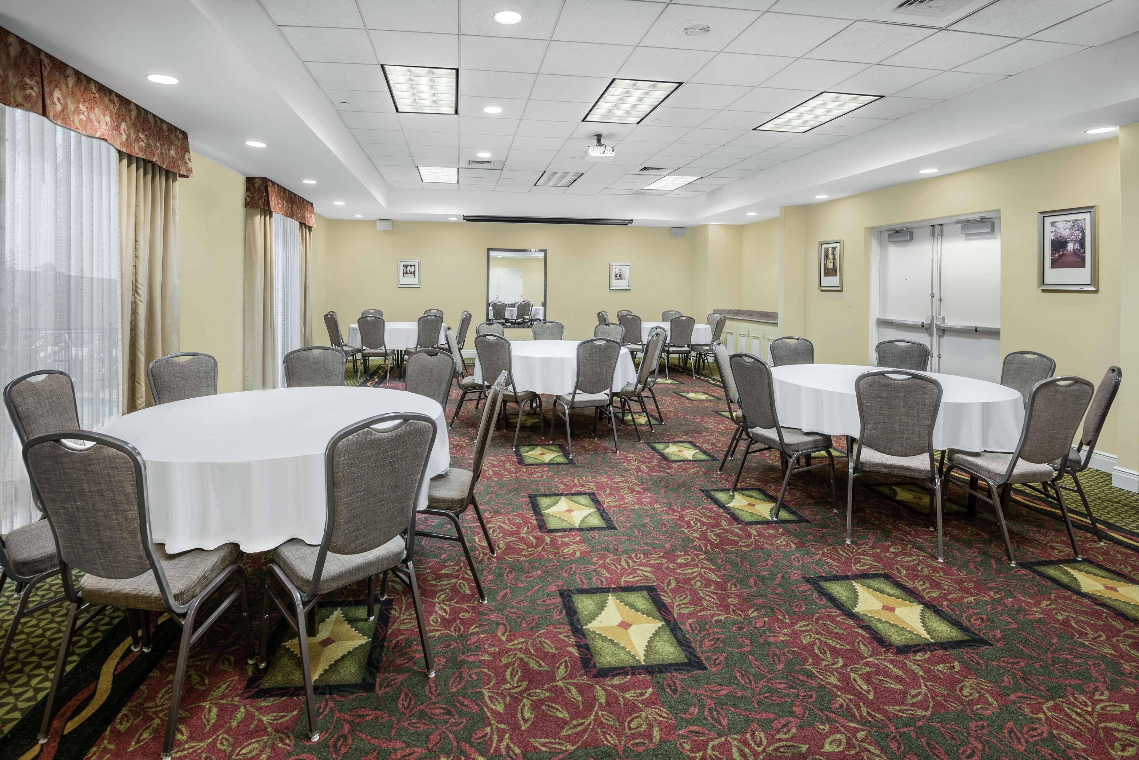 Hilton Garden Inn Mcallen Airport Bagian luar foto