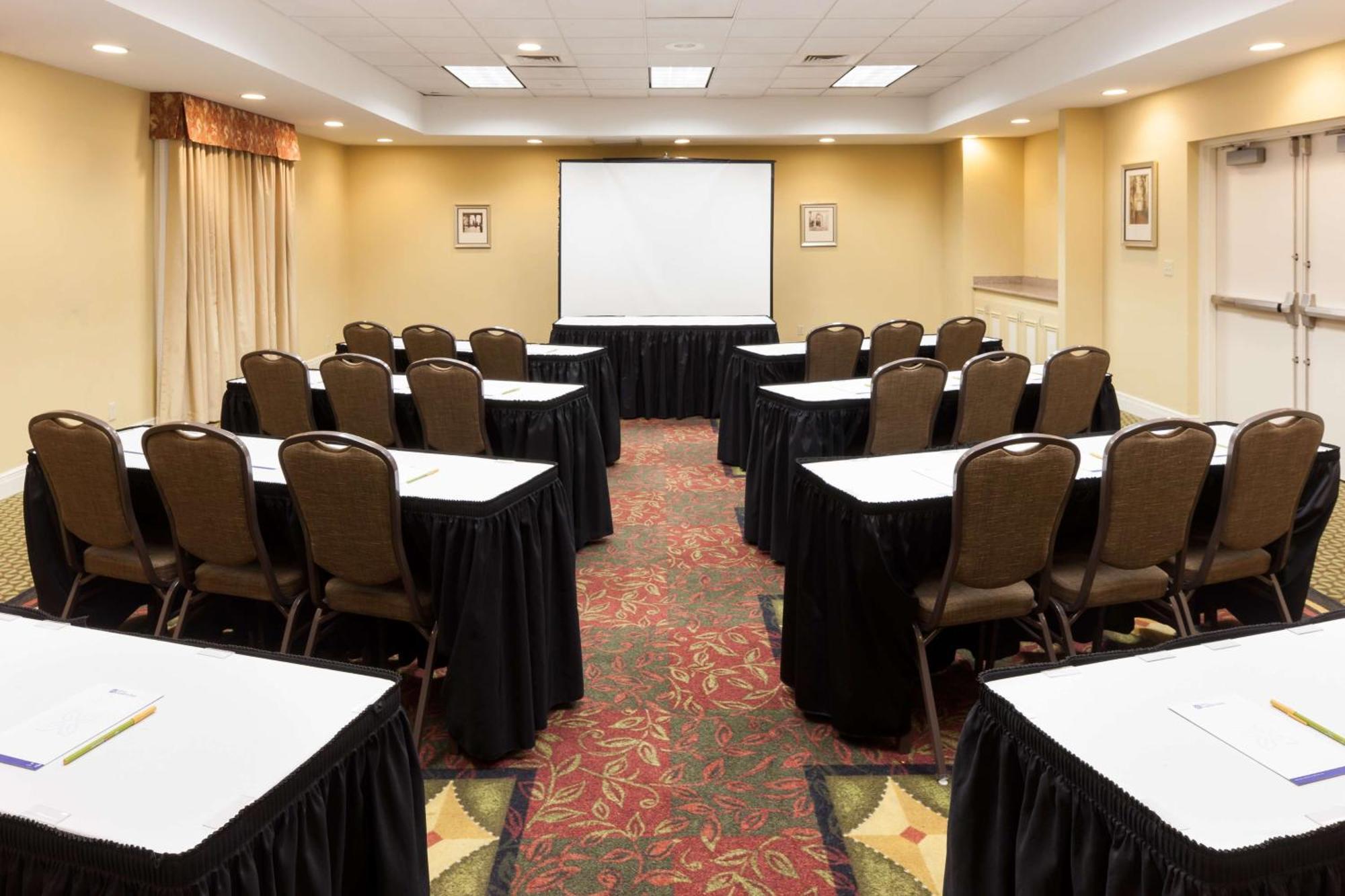 Hilton Garden Inn Mcallen Airport Bagian luar foto