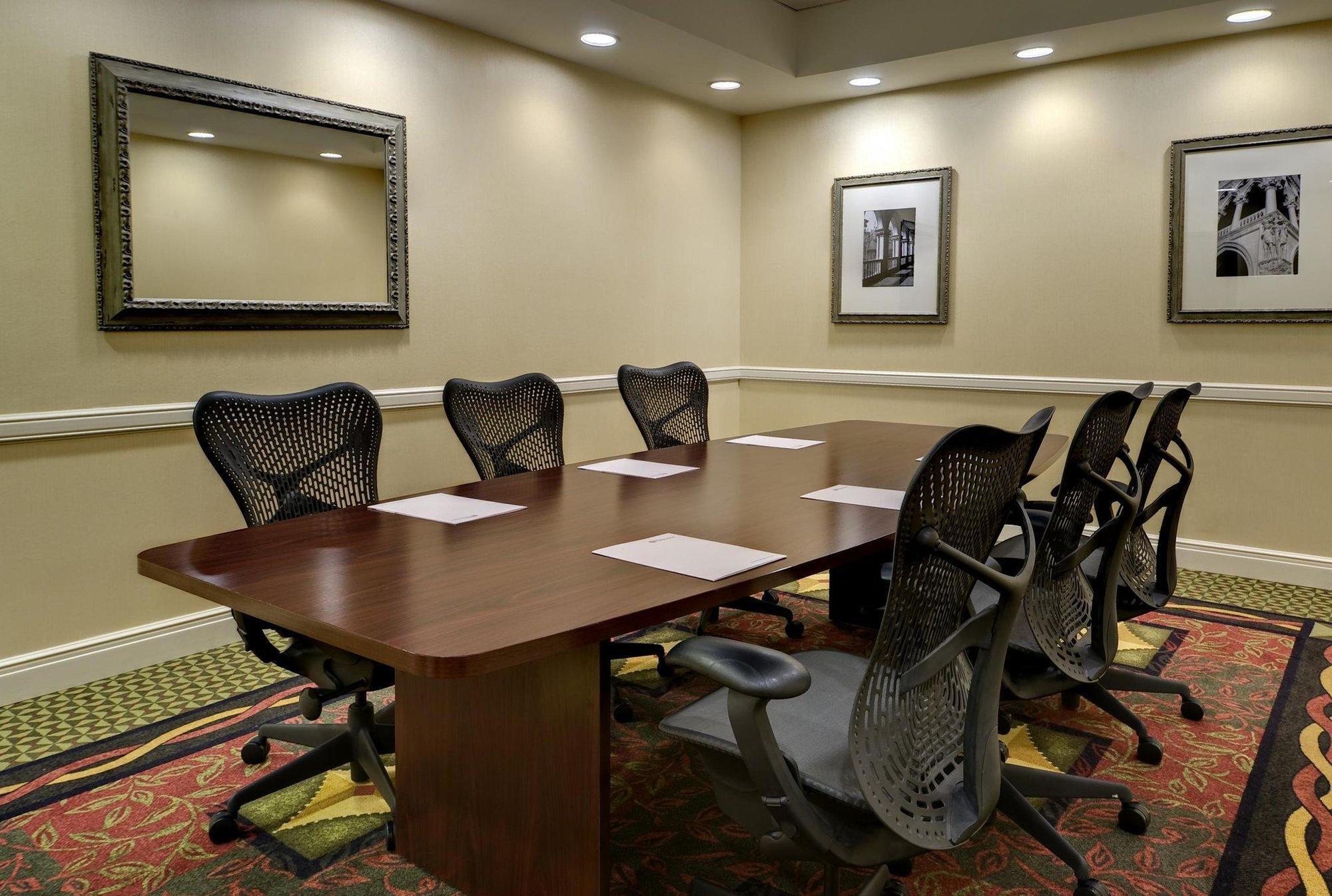 Hilton Garden Inn Mcallen Airport Bagian luar foto